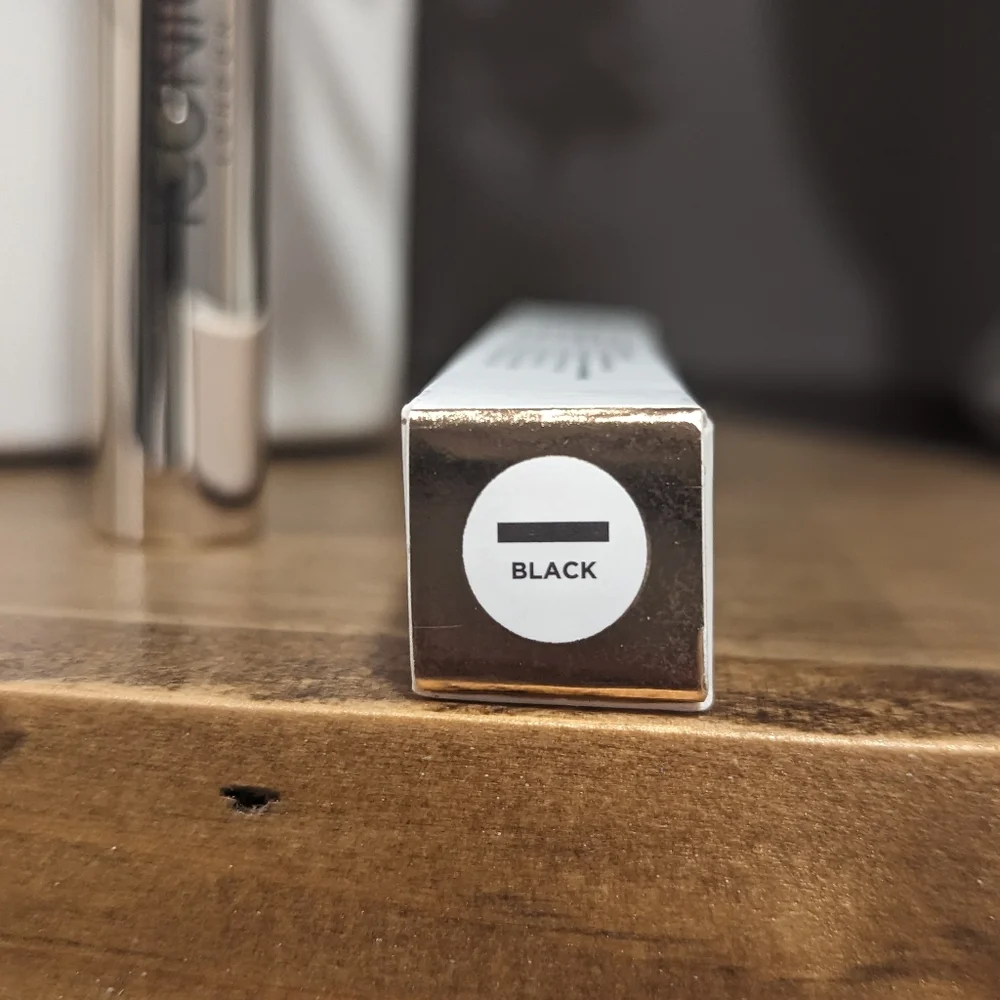 Iconic London Triple Threat Mascara in Black
